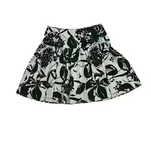 Maurices Womens SZ 9 Navy White Floral Circle & Skater Skirt Side Zipper A-Line - Picture 2 of 10